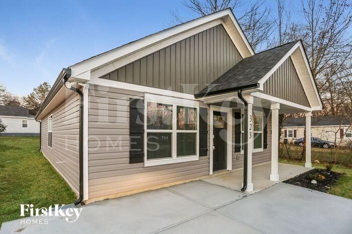 323 Melrose Dr Sw - Photo 2 of 15