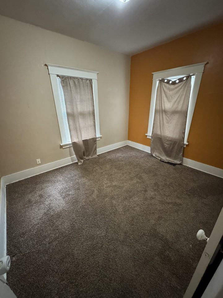 620 W 27th St #A - Photo 6 of 8