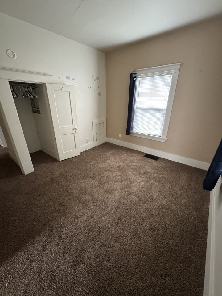 620 W 27th St #A - Photo 7 of 8