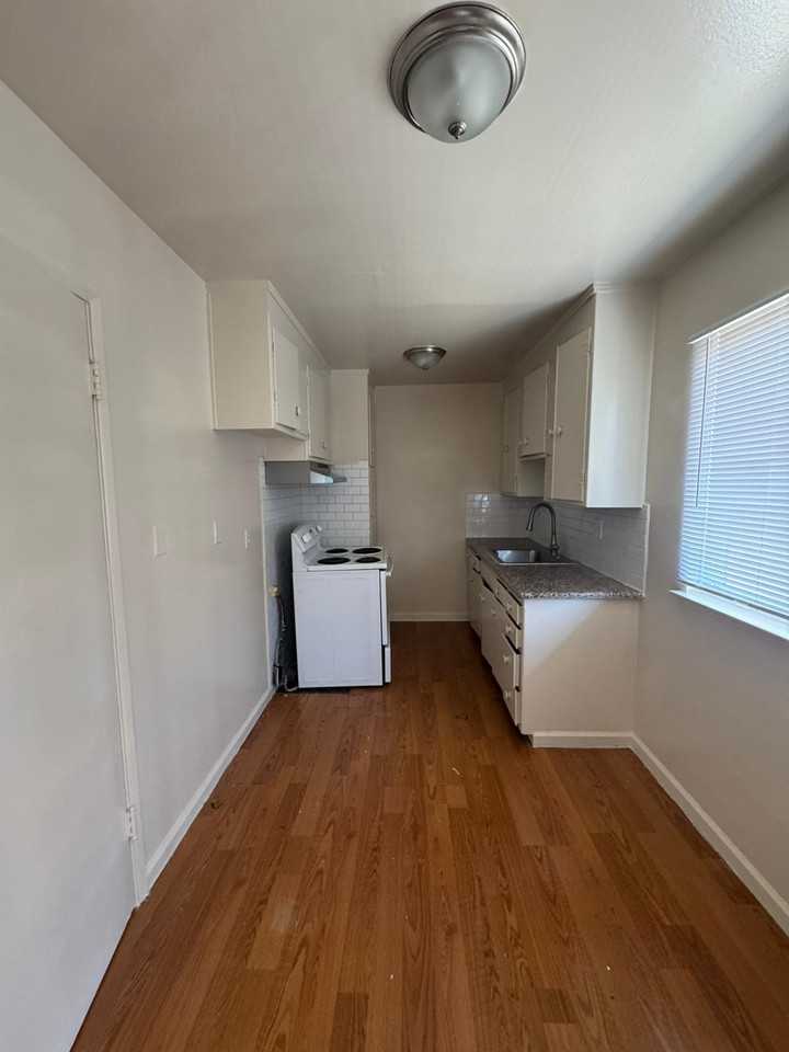 4222 Central Ave #10