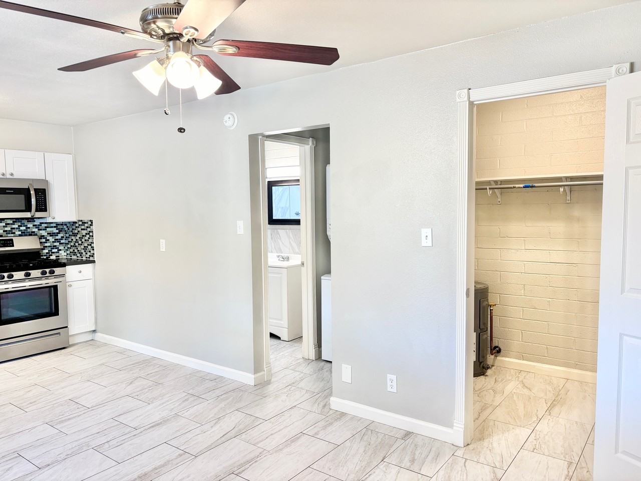 704 W 5th St #704K - Photo 6 of 24