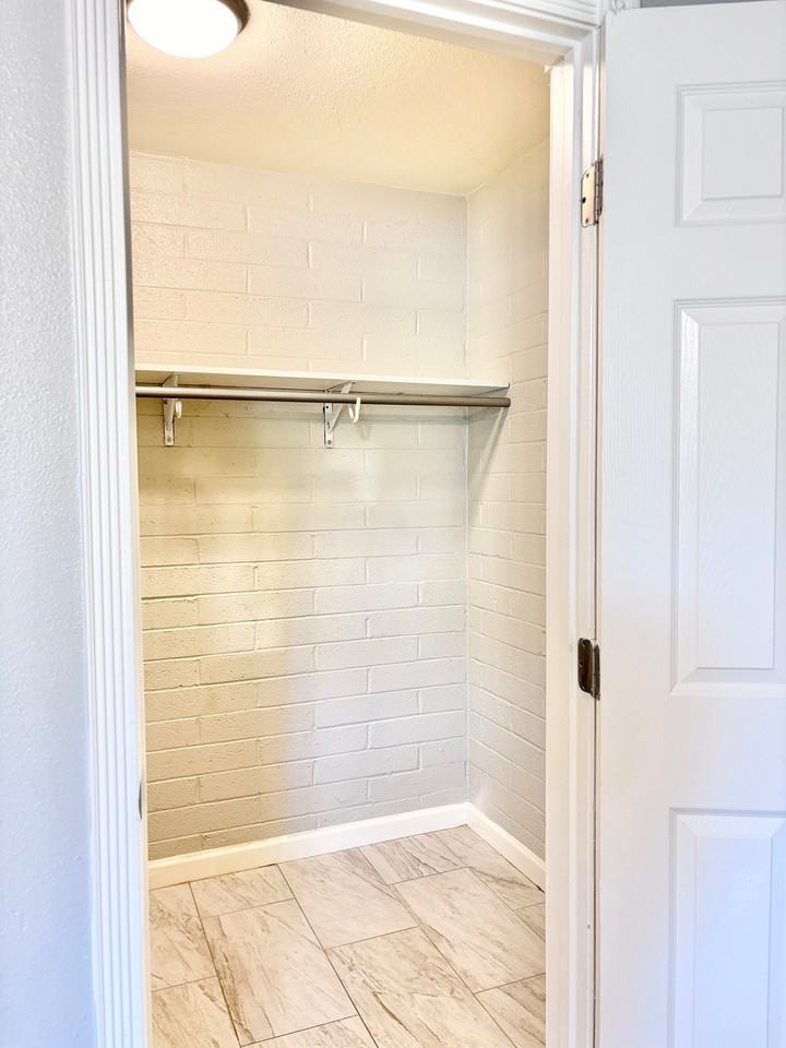 704 W 5th St #704K - Photo 7 of 24