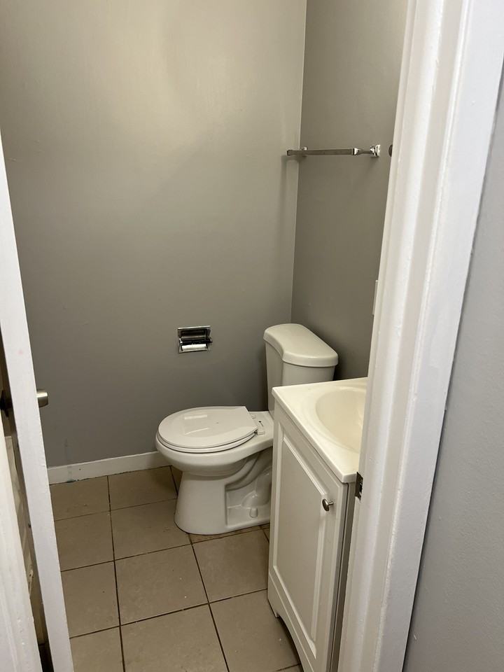 10720 S Ridgeland Ave #18 - Photo 7 of 8