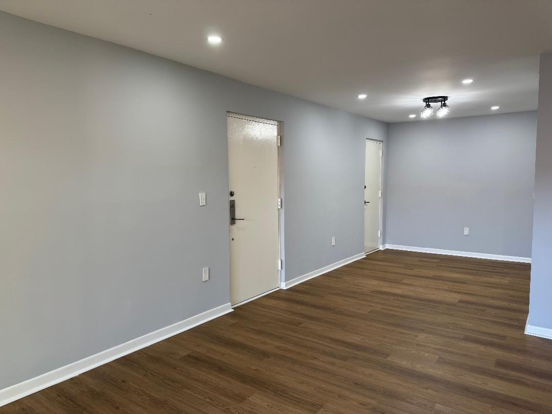 7120 Fairway Dr #L4 - Photo 3 of 23