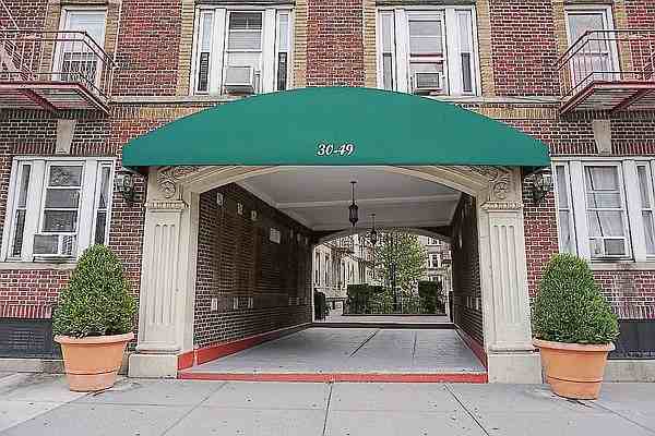 30-49 Crescent Street #H2D4 - Photo 6 of 8