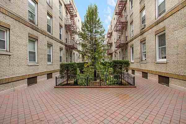 30-49 Crescent Street #H2D4 - Photo 7 of 8