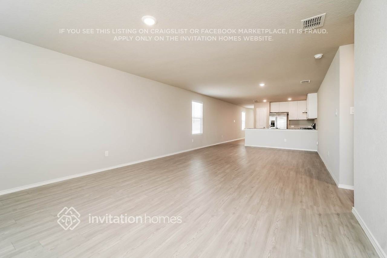 6443 Cibolo Springs - Photo 5 of 17