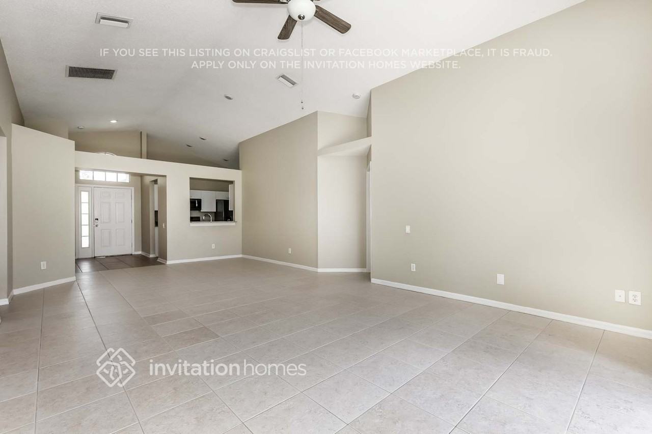 12215 Dawn Vista Dr - Photo 5 of 17