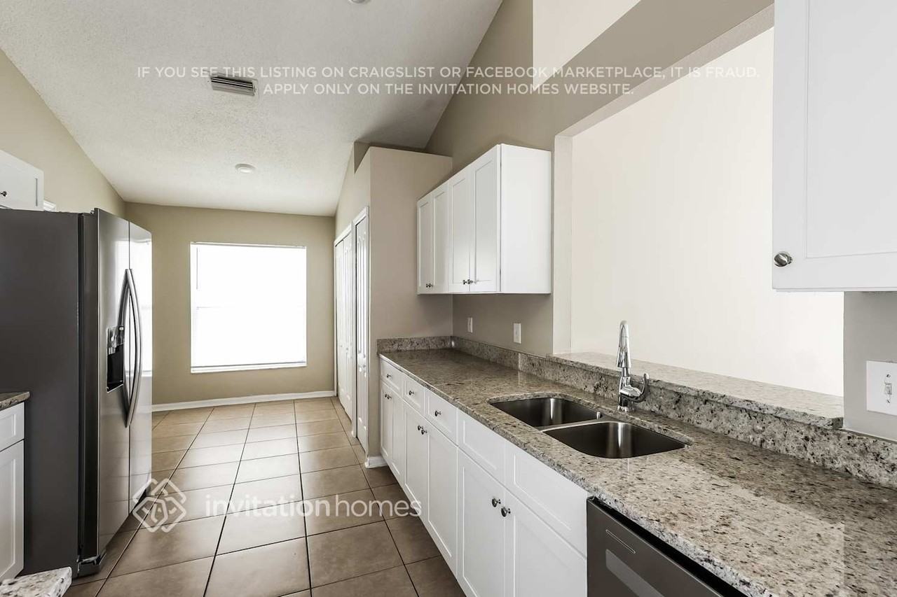 12215 Dawn Vista Dr - Photo 6 of 17