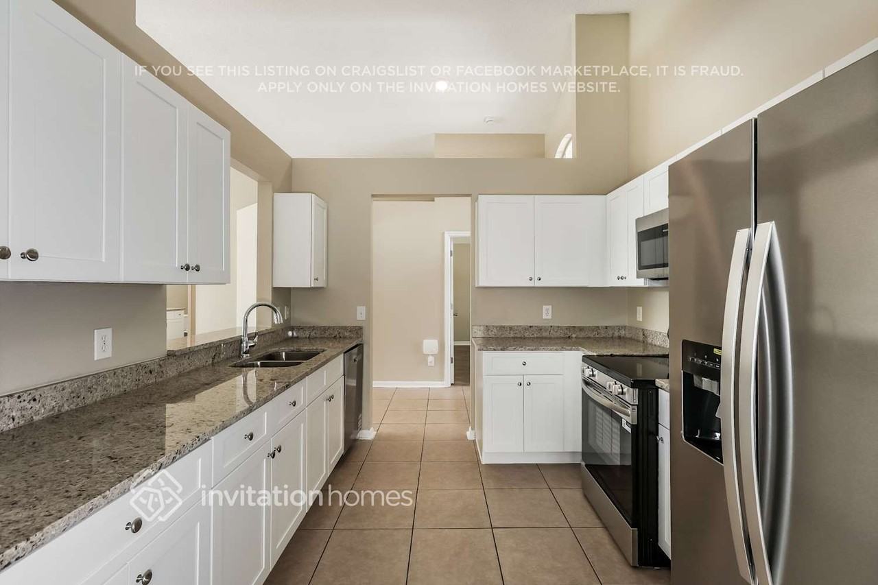 12215 Dawn Vista Dr - Photo 7 of 17