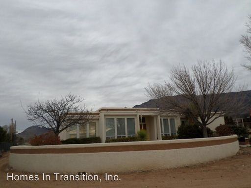 12401 San Antonio Dr NE - Photo 2 of 22