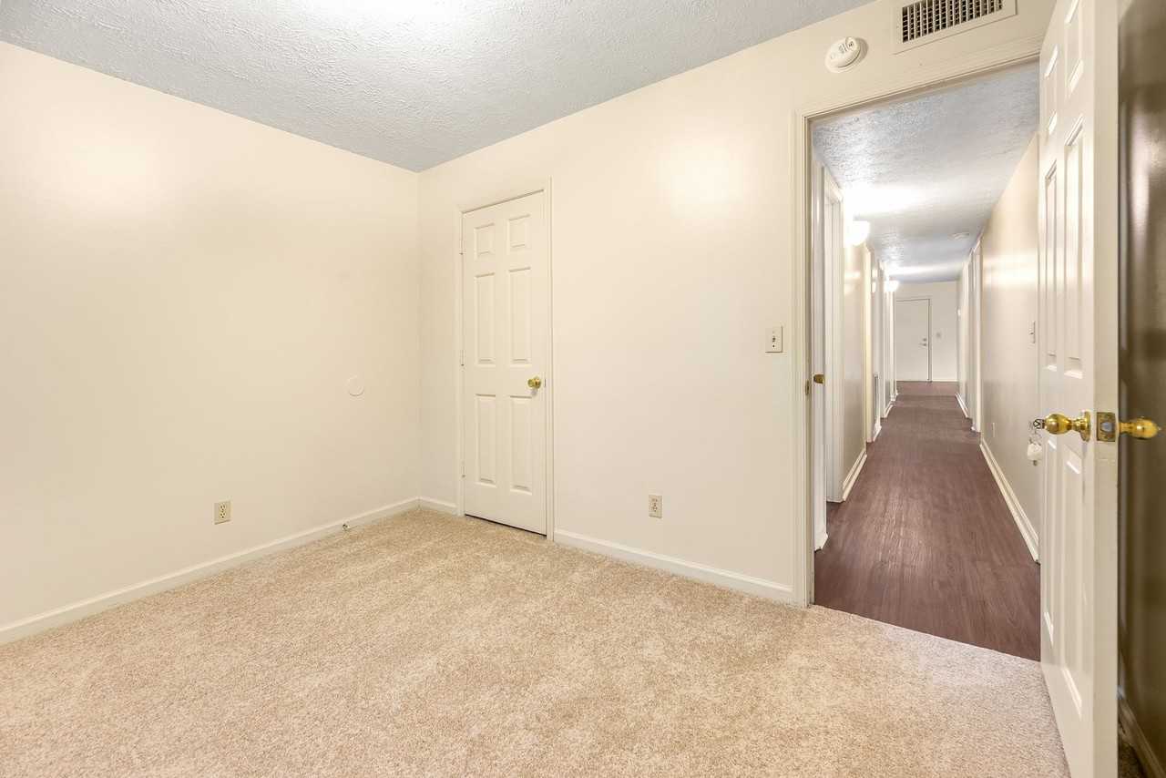 1711 Apartments - Photo 6 of 50