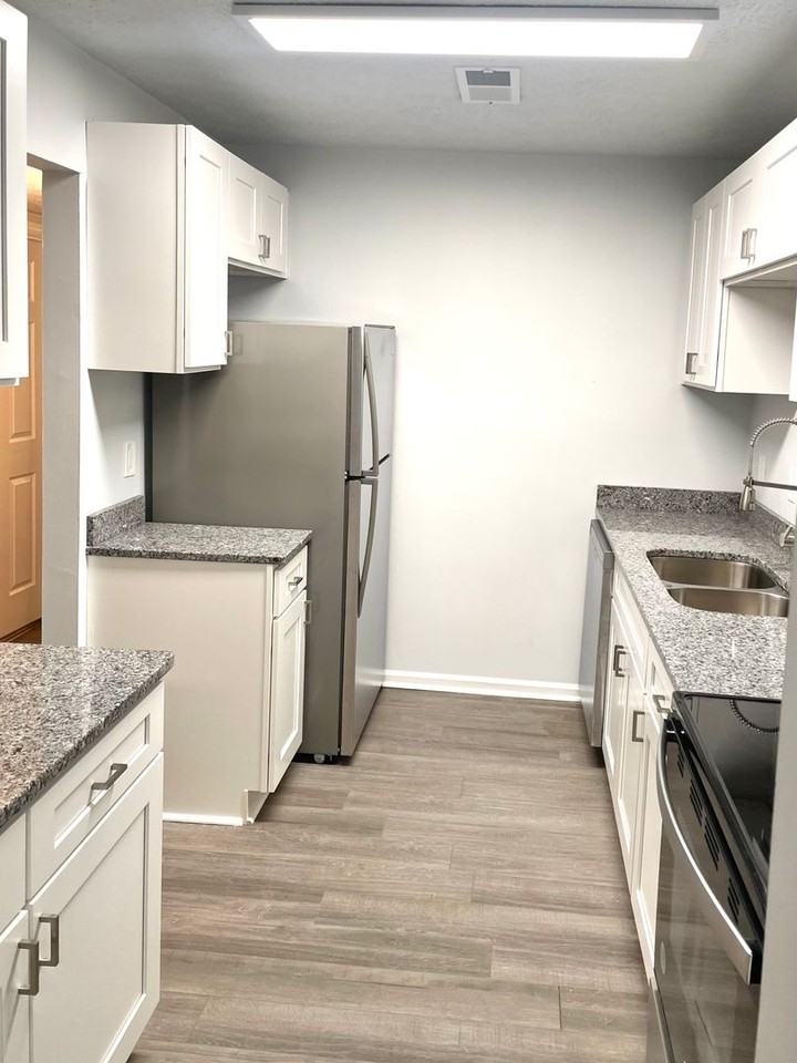 1711 Apartments - Photo 3 of 6