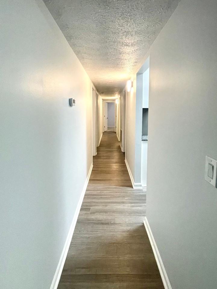 1711 Apartments - Photo 4 of 6