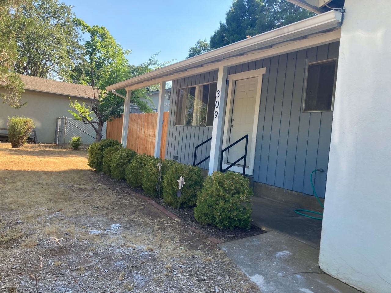 309 Glen Rd - Photo 3 of 11