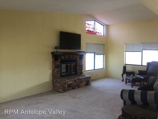 44617 Fern Ave - Photo 3 of 20