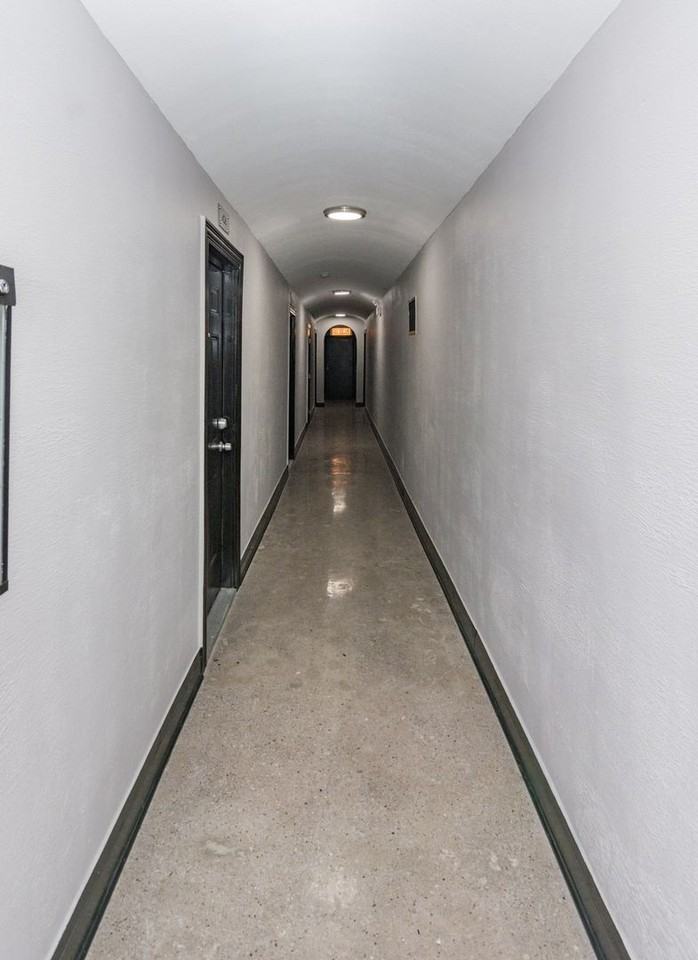 7147 S Jeffery - Photo 2 of 24