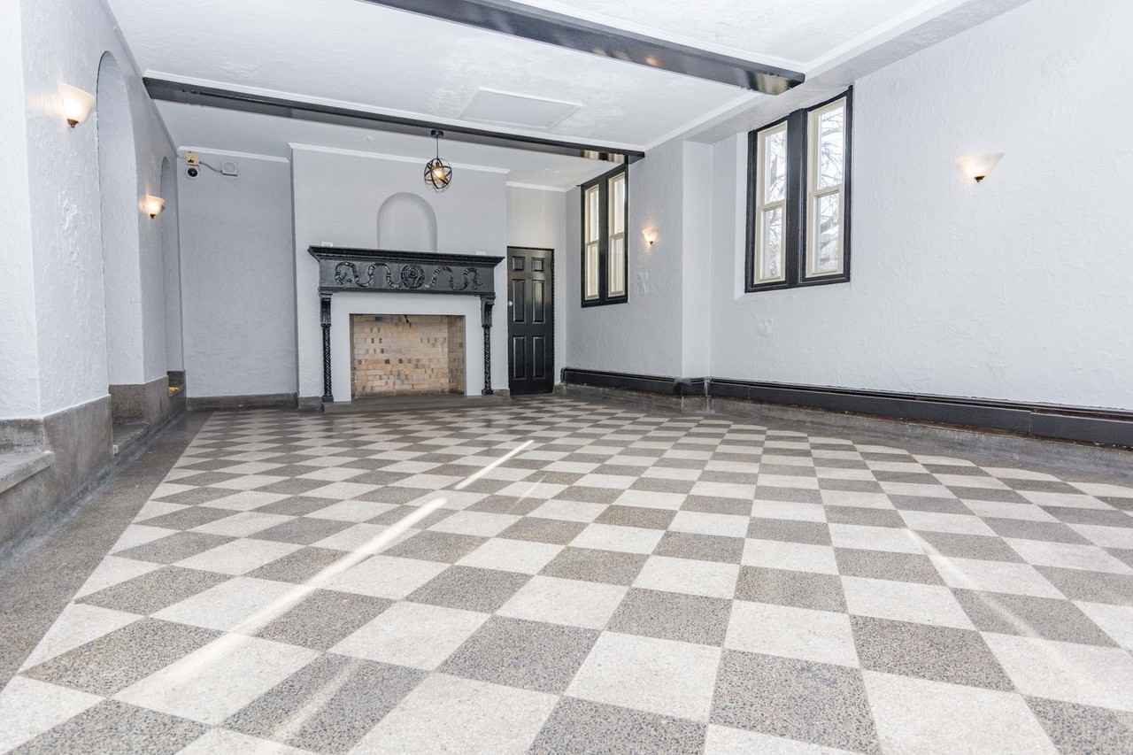 7147 S Jeffery - Photo 3 of 24