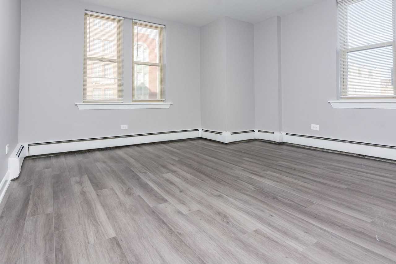 7147 S Jeffery - Photo 7 of 24