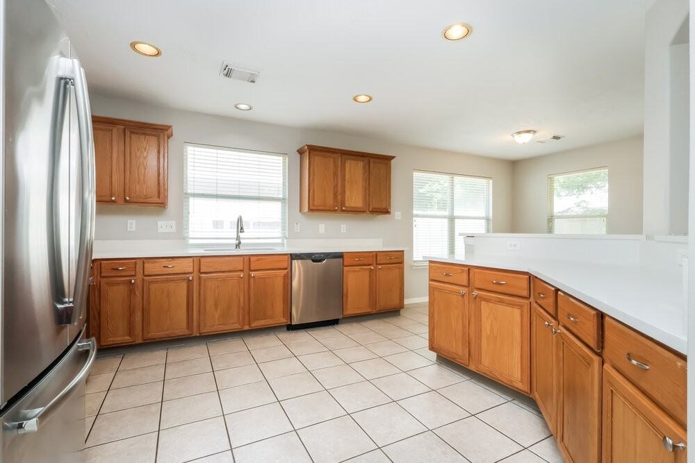 30 Shimmer Pond Pl - Photo 7 of 16