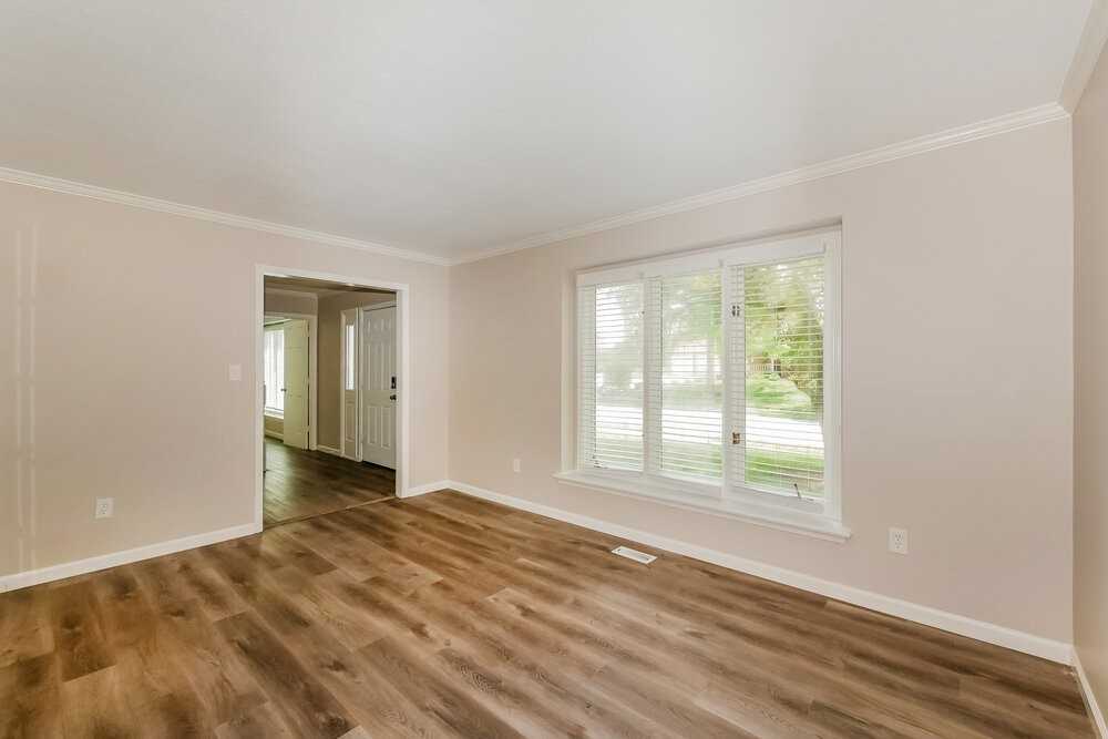 100 Abbey Rd - Photo 5 of 17