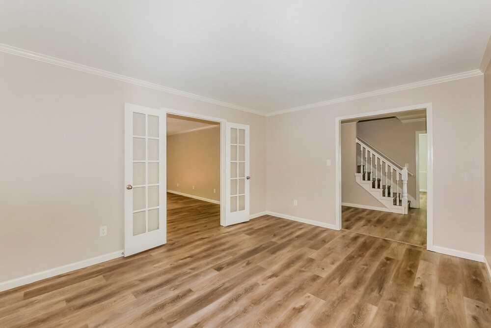 100 Abbey Rd - Photo 6 of 17