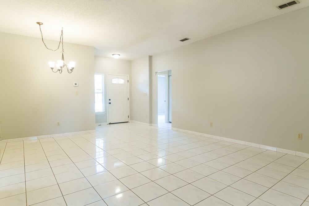 7930 Soft Pine Cir - Photo 4 of 15