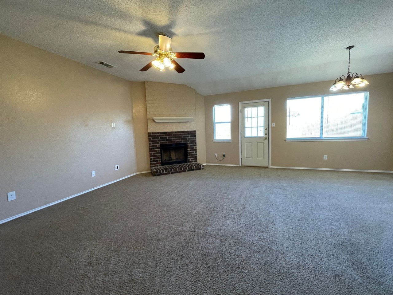 4903 Morning Glen Ln - Photo 2 of 21
