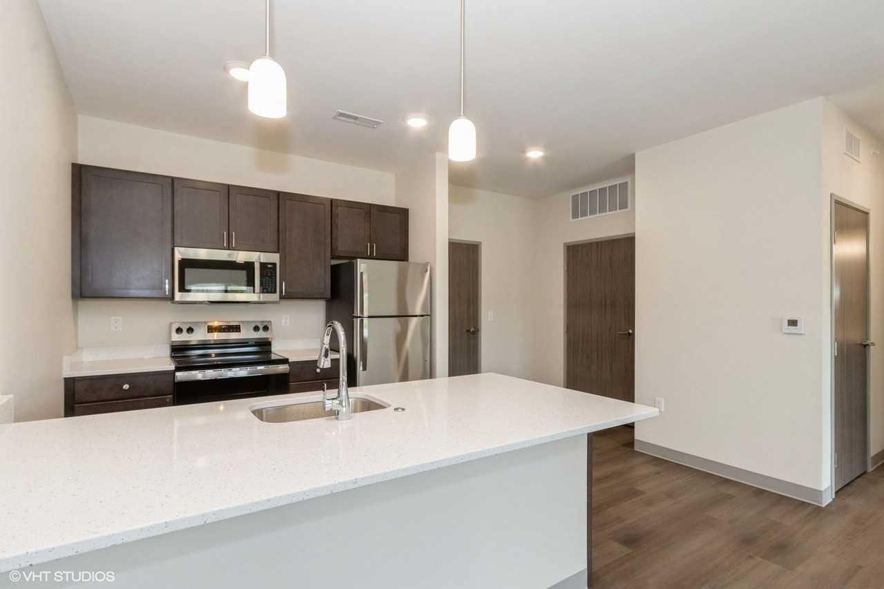 Parkway West Apartments - Photo 6 of 16