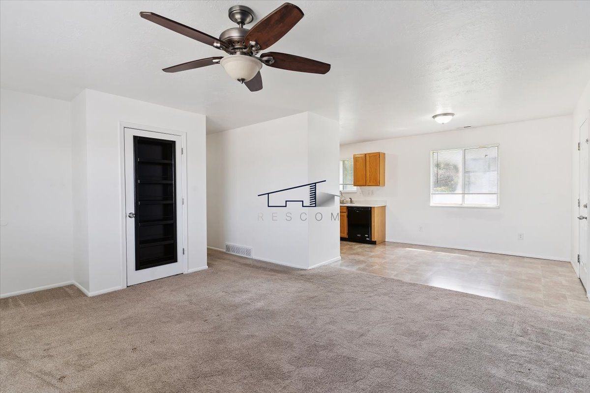 772 N 800 W - Photo 3 of 23