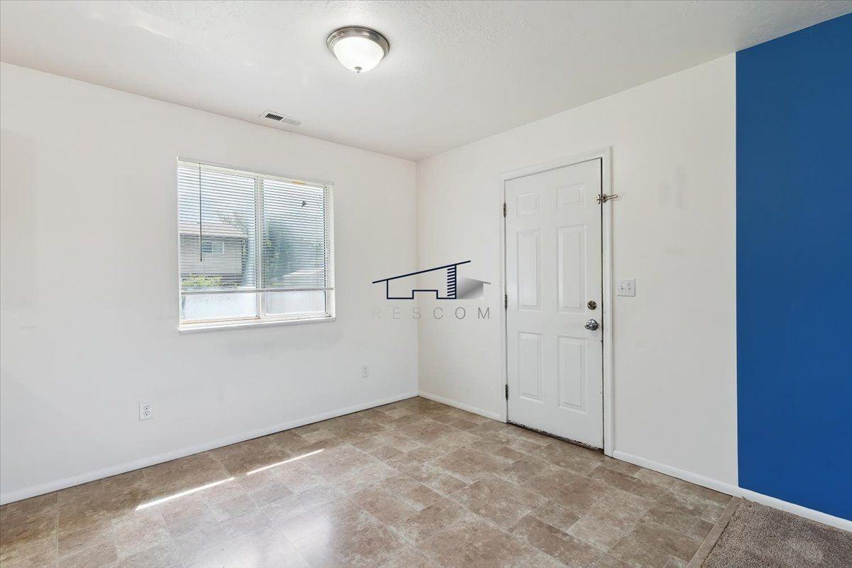 772 N 800 W - Photo 5 of 23