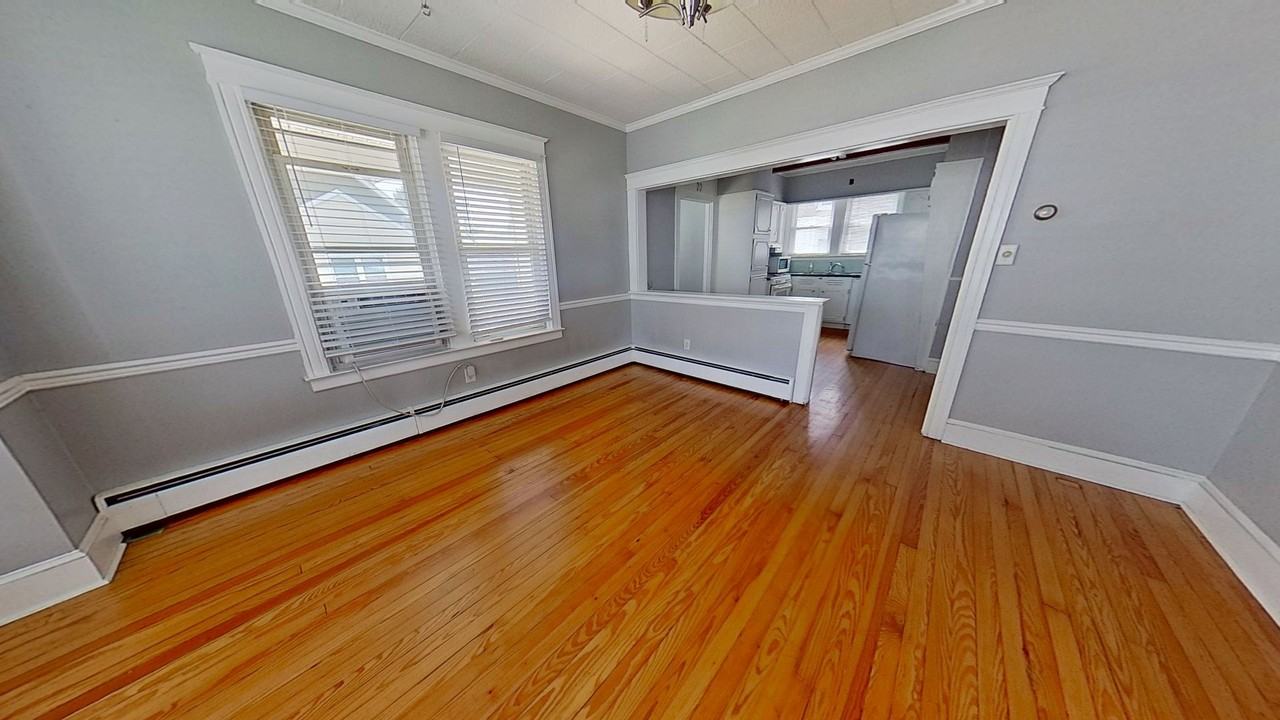 835 Latimer St - Photo 4 of 12
