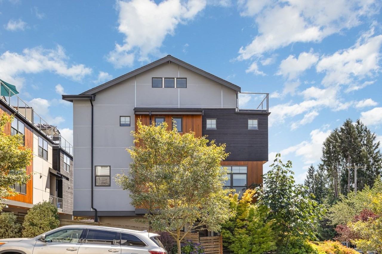 2048 Minor Ave E - Photo 3 of 31