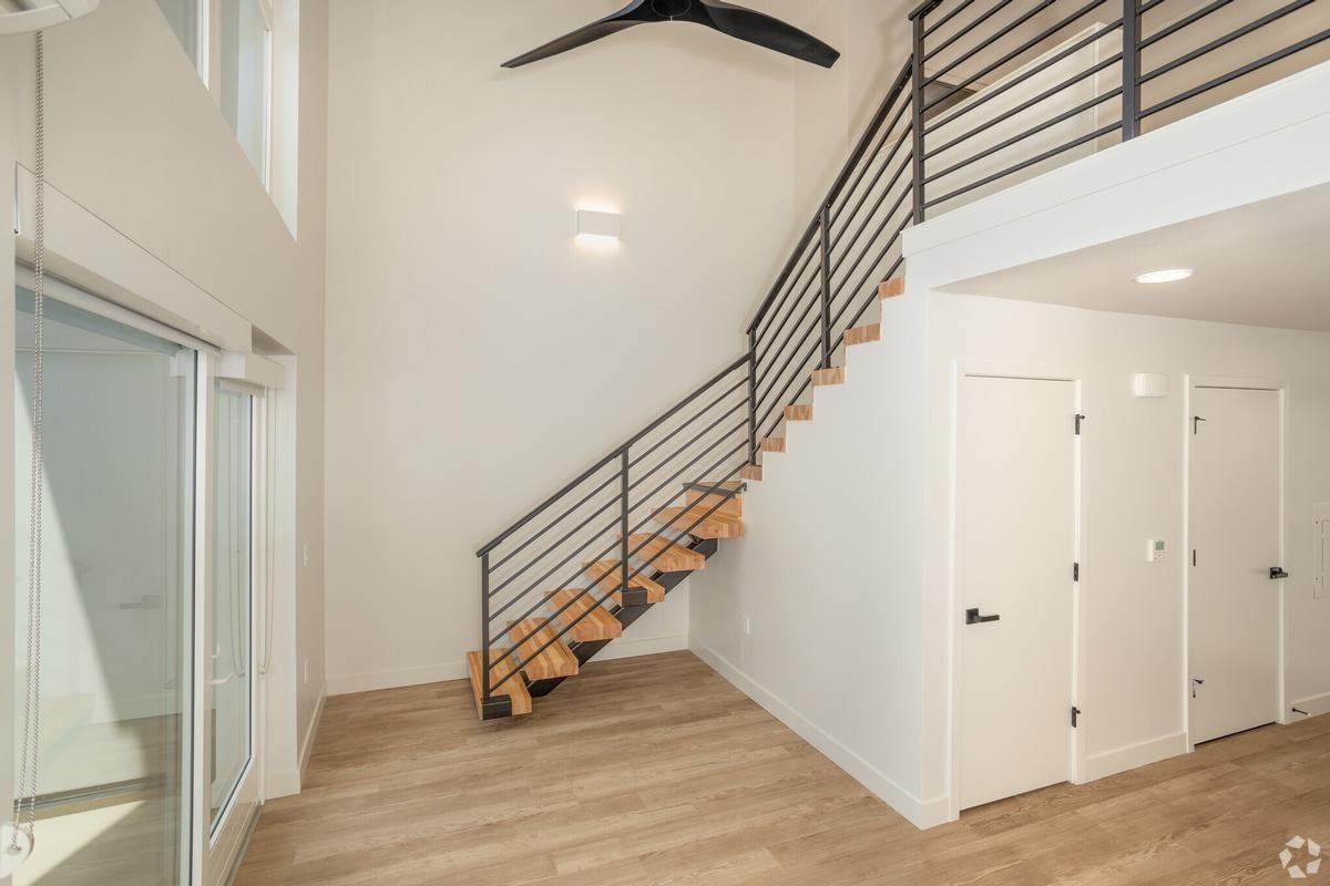 1208 Q St - Photo 7 of 12