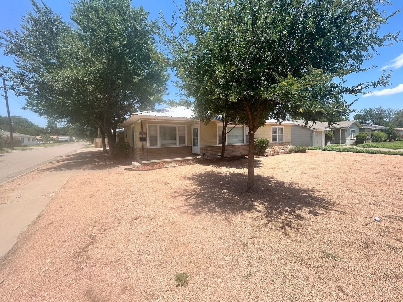 3820 32nd Street - Photo 3 of 19