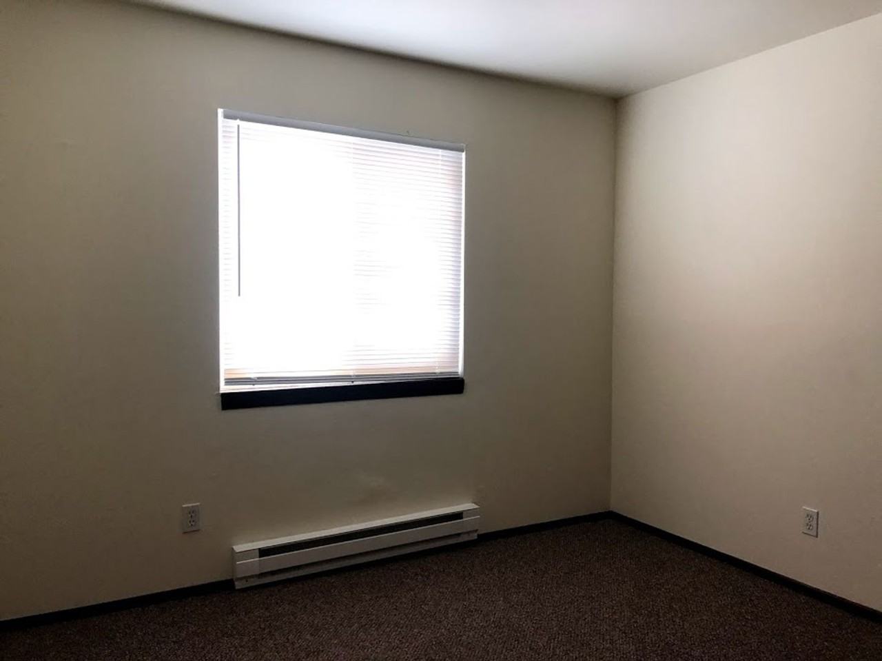 Marathon - 2096 Lilly Street - Photo 6 of 8