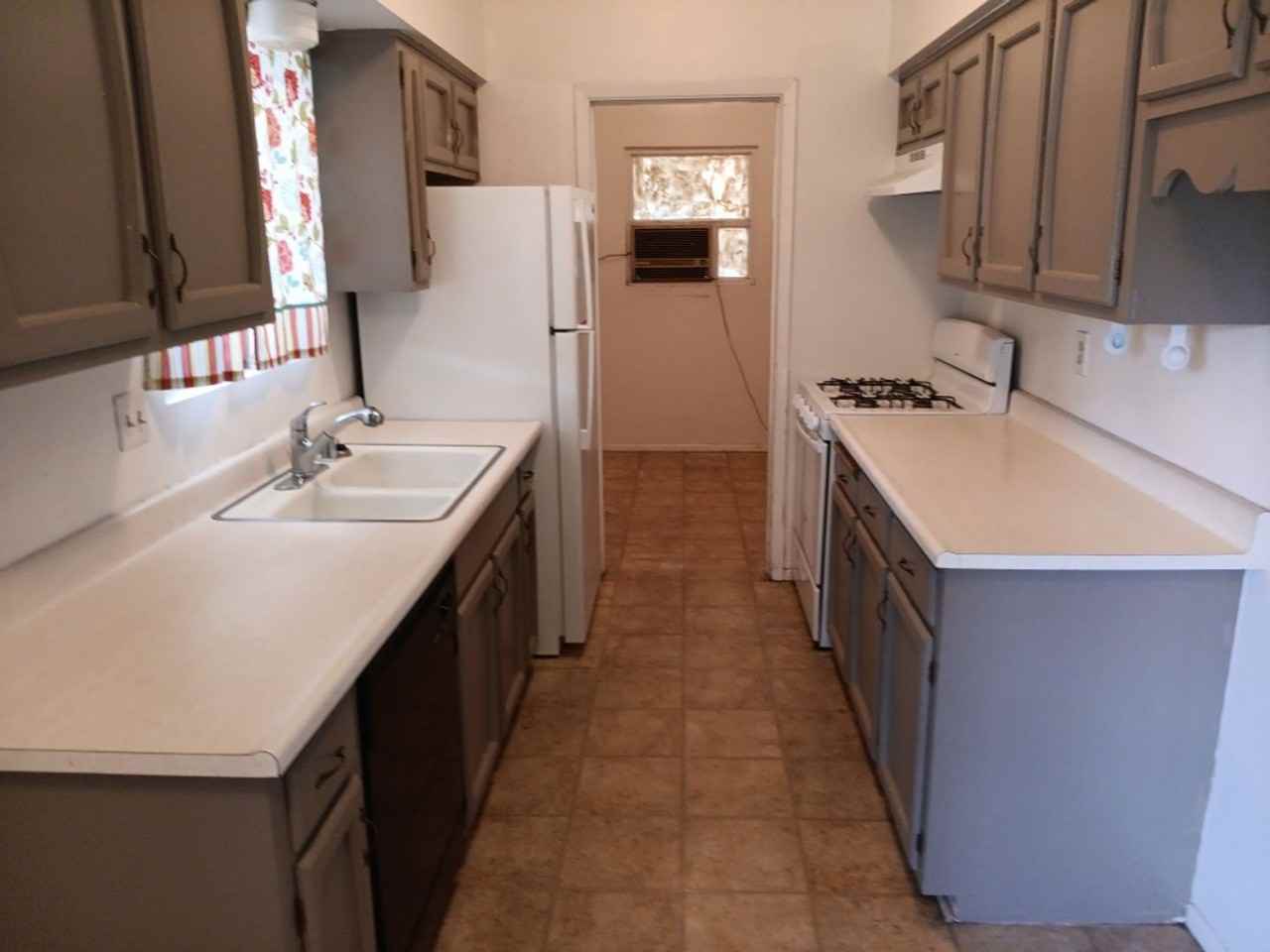 6308 Jo Ann Pl Ne - Photo 5 of 13