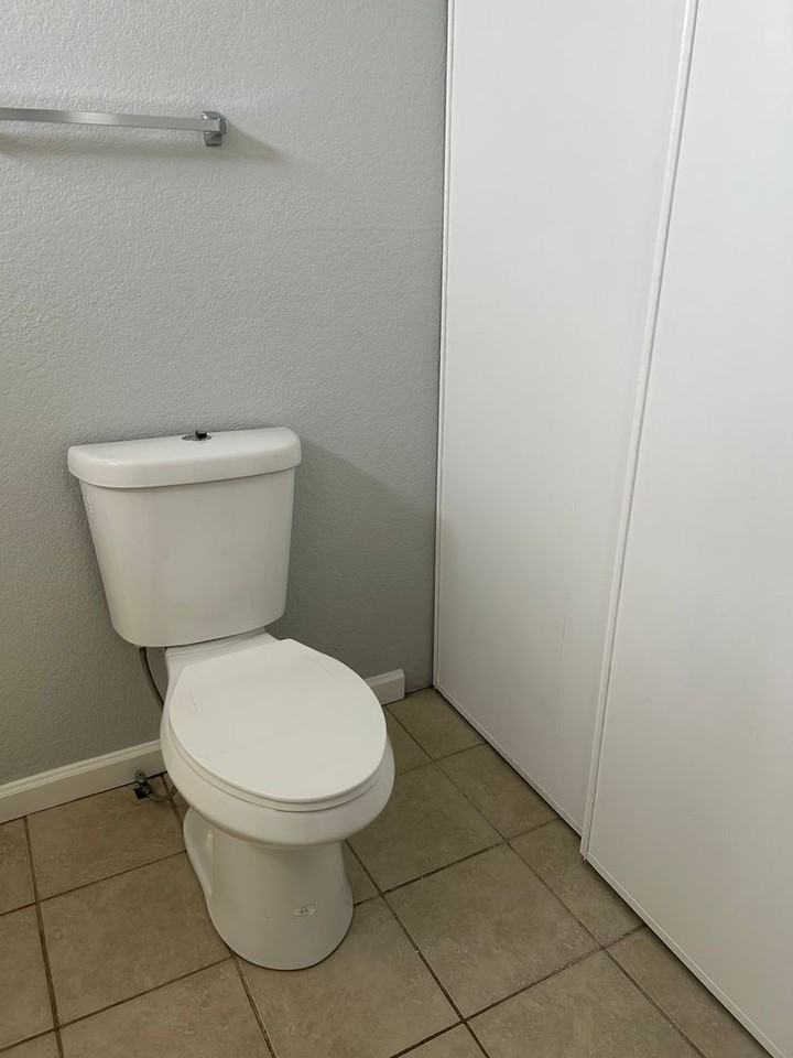 12430 Lancaster Rd - Photo 2 of 19