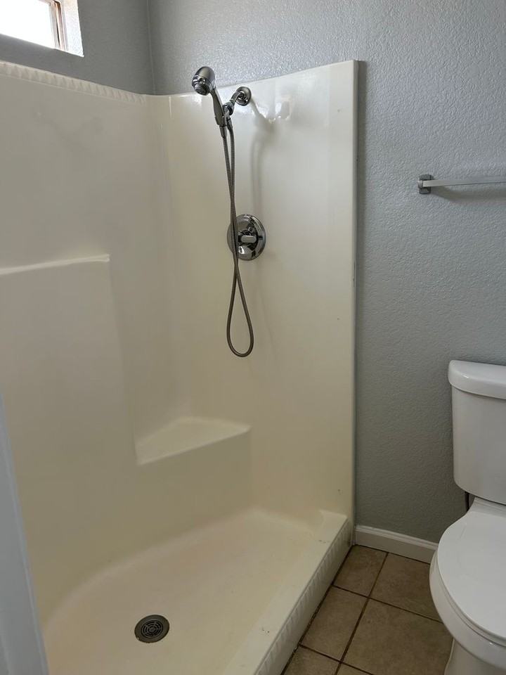 12430 Lancaster Rd - Photo 3 of 19