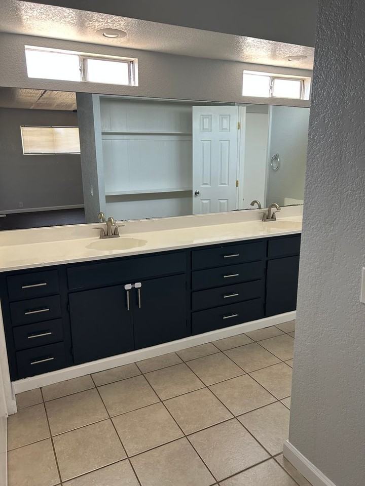 12430 Lancaster Rd - Photo 6 of 19