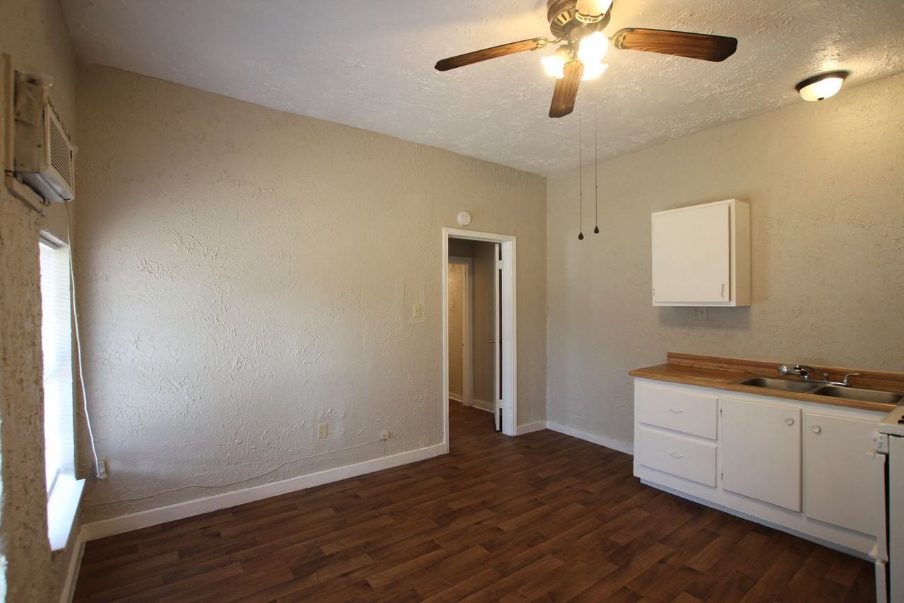 1010 S Bennett Ave #D - Photo 3 of 10