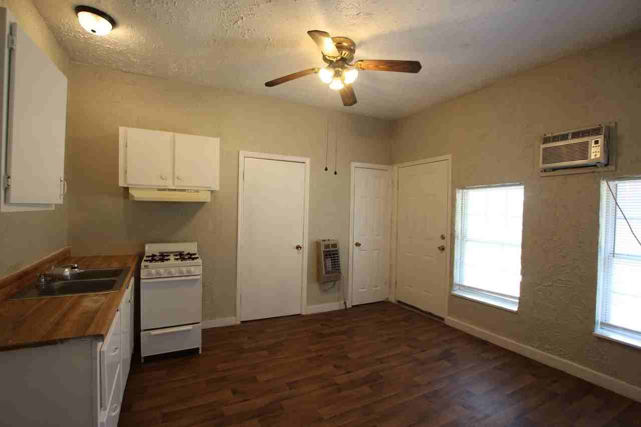 1010 S Bennett Ave #D - Photo 5 of 10