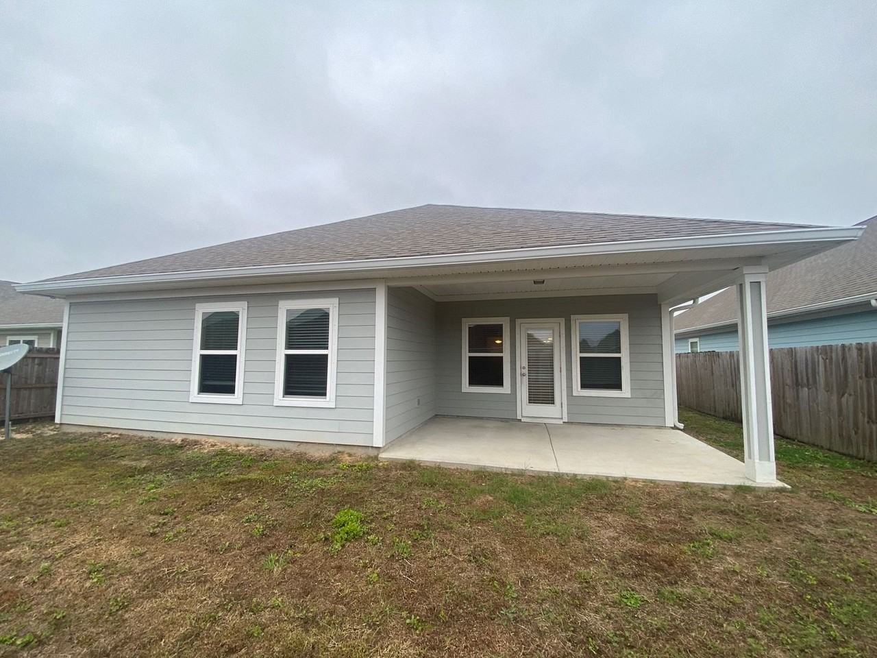 131 N Shoreview Dr - Photo 2 of 14