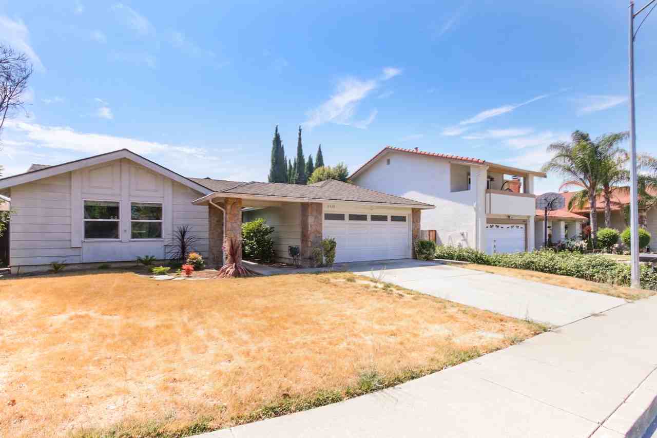 3138 Allenwood Dr - Photo 2 of 32