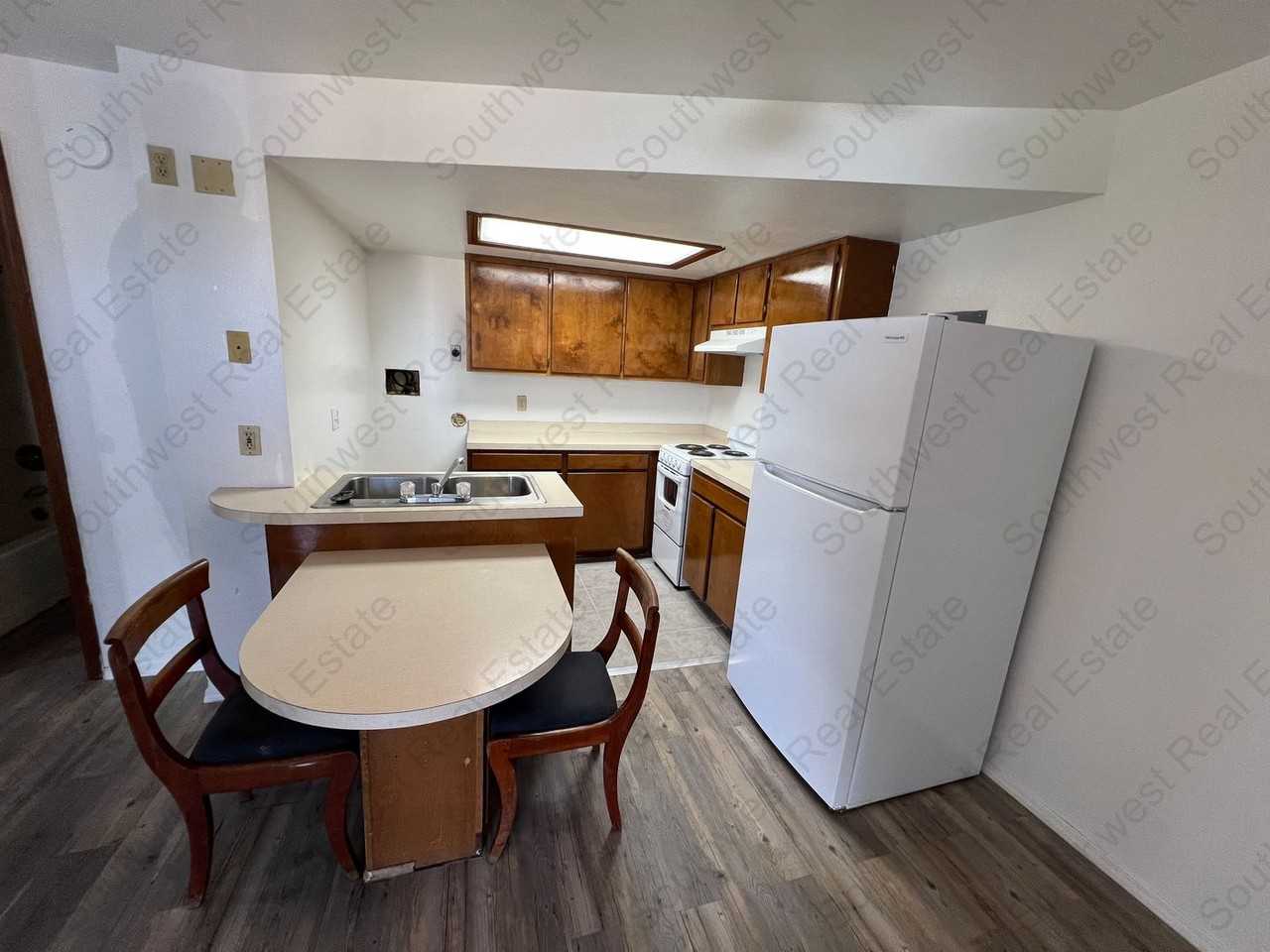 1403 S Prince St - Photo 2 of 6