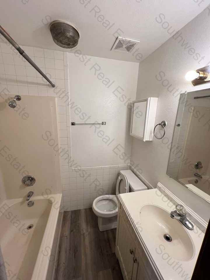1403 S Prince St - Photo 5 of 6