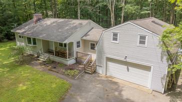 28 Bradley Ln  