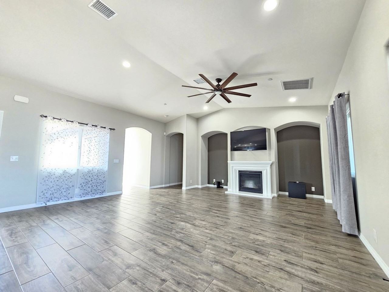 133 W Rancho Del Cerro - Photo 3 of 28