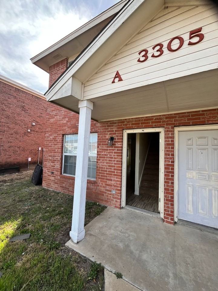 3305 Barcelona Dr - Photo 4 of 46