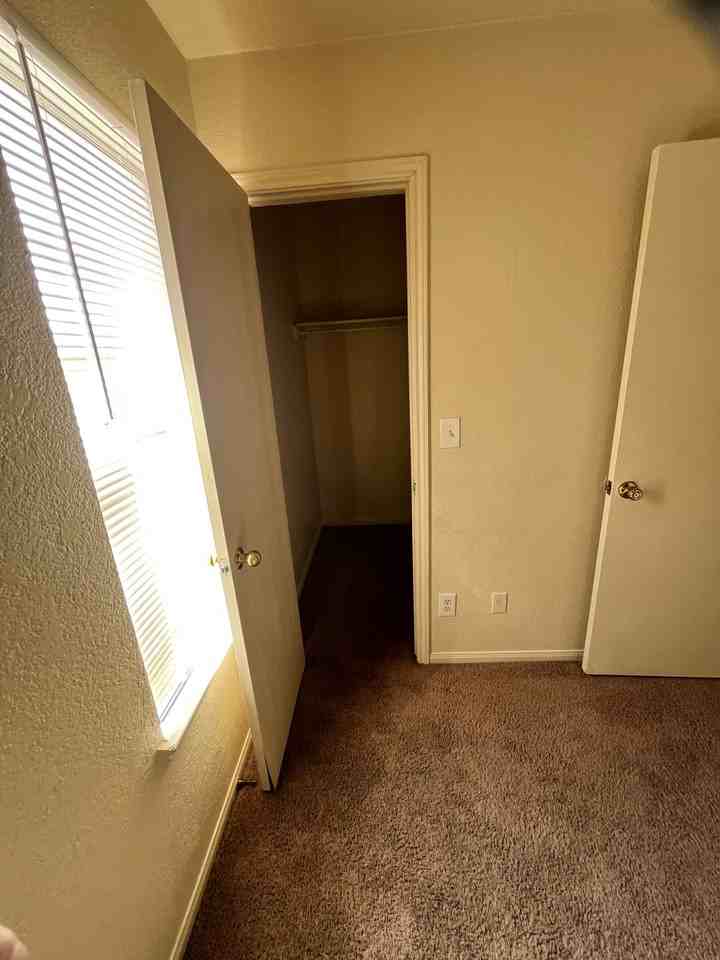 3305 Barcelona Dr - Photo 7 of 46